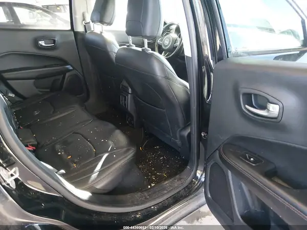 3C4NJDCB1JT485681 2018 JEEP COMPASS - Image 8