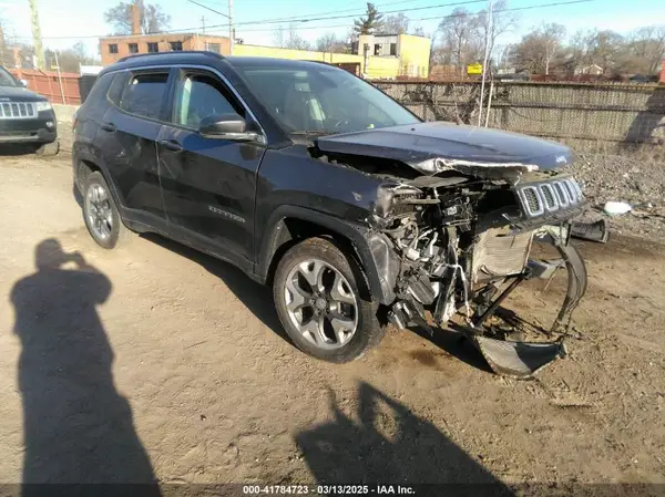 3C4NJDCB1KT600040 2019 JEEP COMPASS - Image 1