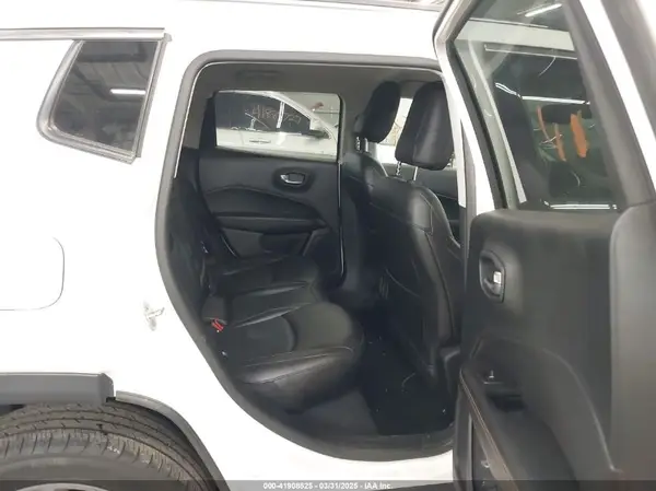 3C4NJDCB1KT620546 2019 JEEP COMPASS - Image 7