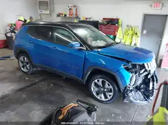 3C4NJDCB1KT641736 2019 JEEP COMPASS
