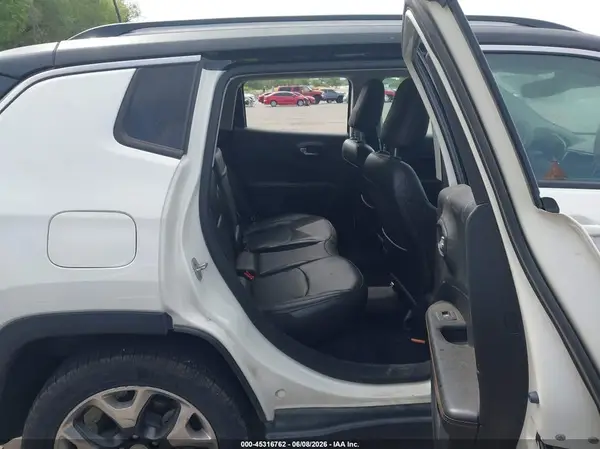 3C4NJDCB1KT733624 2019 JEEP COMPASS - Image 8