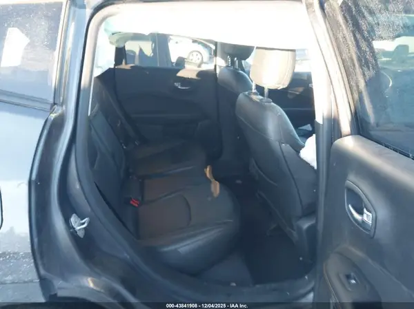 3C4NJDCB1KT734286 2019 JEEP COMPASS - Image 8