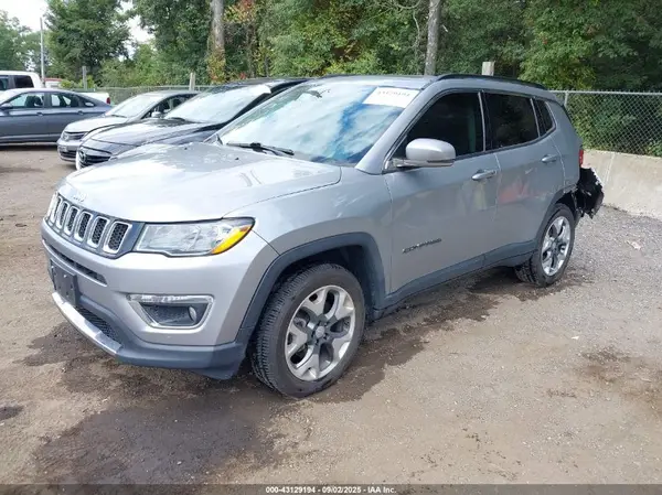 3C4NJDCB1KT747555 2019 JEEP COMPASS - Image 2