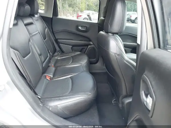 3C4NJDCB1KT747555 2019 JEEP COMPASS - Image 8