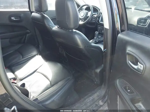 3C4NJDCB1KT767188 2019 JEEP COMPASS - Image 8