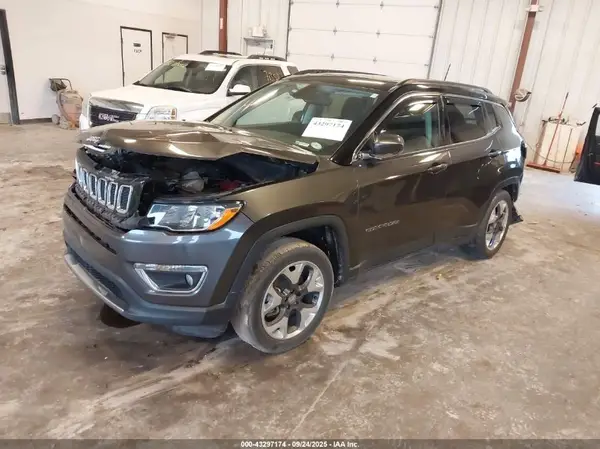 3C4NJDCB1KT780880 2019 JEEP COMPASS - Image 2