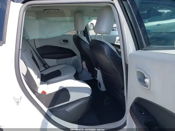 3C4NJDCB1KT791846 2019 JEEP COMPASS - Image 8