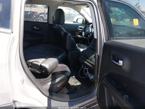 3C4NJDCB1KT811402 2019 JEEP COMPASS - Image 8