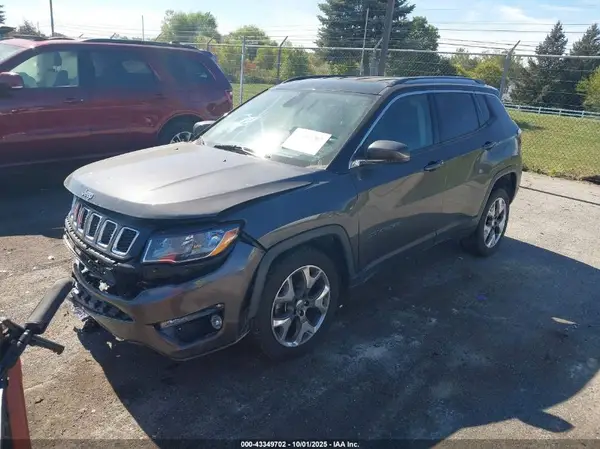 3C4NJDCB1KT817958 2019 JEEP COMPASS - Image 2