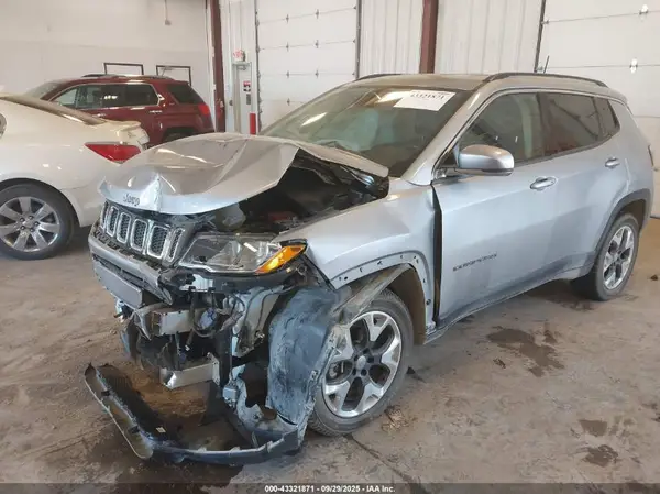 3C4NJDCB1KT854198 2019 JEEP COMPASS - Image 2