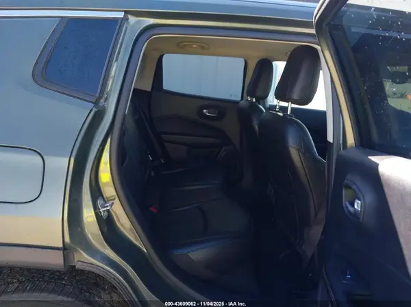 3C4NJDCB1MT553465 2021 JEEP COMPASS - Image 8