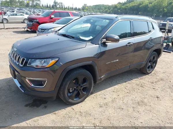 3C4NJDCB1MT603331 2021 JEEP COMPASS - Image 2