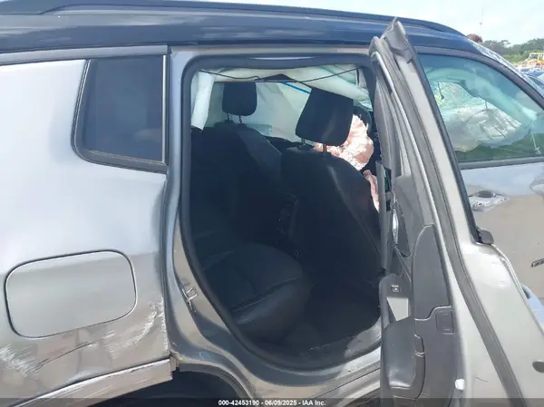 3C4NJDCB1NT106961 2022 JEEP COMPASS - Image 8