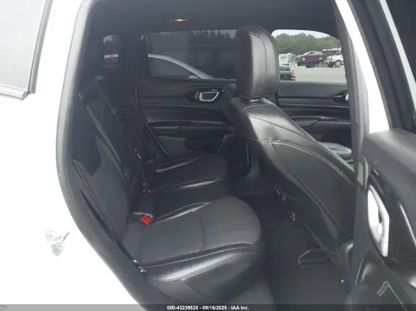 3C4NJDCB1NT128653 2022 JEEP COMPASS - Image 8
