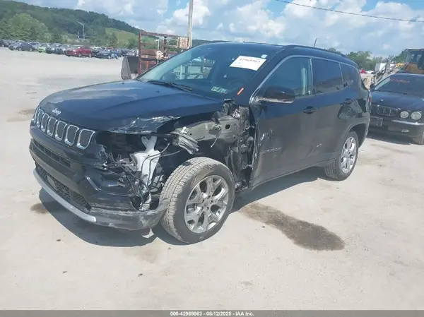 3C4NJDCB1NT131083 2022 JEEP COMPASS - Image 2
