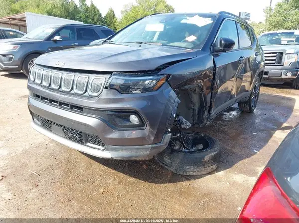 3C4NJDCB1NT224668 2022 JEEP COMPASS - Image 2