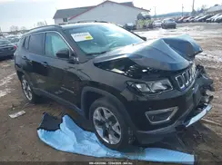 3C4NJDCB2JT100709 2018 JEEP COMPASS