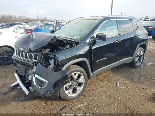 3C4NJDCB2JT100709 2018 JEEP COMPASS - Image 2