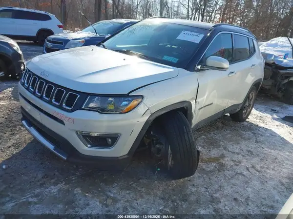 3C4NJDCB2JT101228 2018 JEEP COMPASS - Image 2