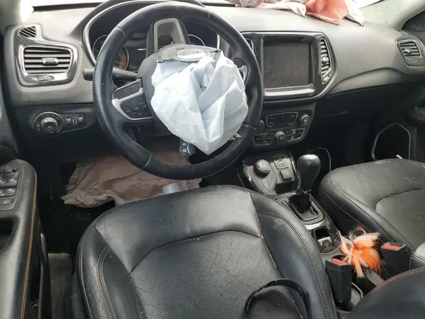 3C4NJDCB2JT101326 2018 JEEP COMPASS - Image 8