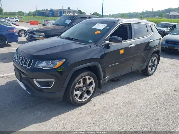 3C4NJDCB2JT135492 2018 JEEP COMPASS - Image 2