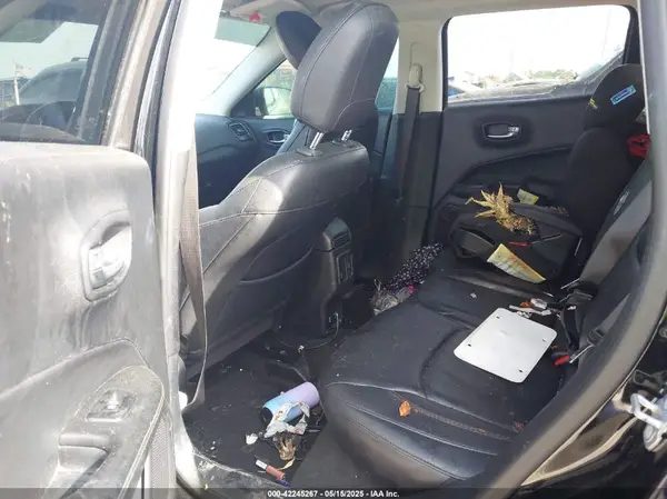 3C4NJDCB2JT135492 2018 JEEP COMPASS - Image 8
