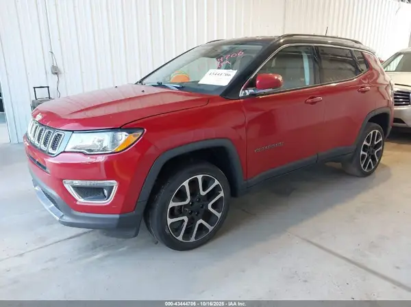 3C4NJDCB2JT146797 2018 JEEP COMPASS - Image 2