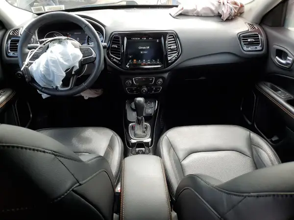 3C4NJDCB2JT153667 2018 JEEP COMPASS - Image 8