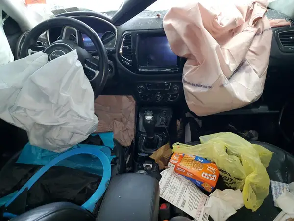 3C4NJDCB2JT175118 2018 JEEP COMPASS - Image 8
