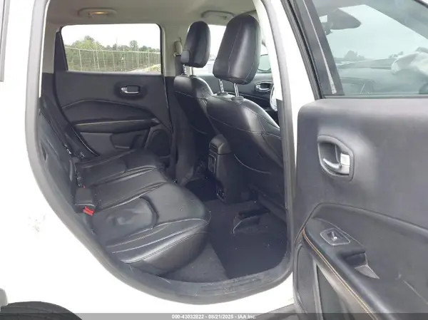 3C4NJDCB2JT175197 2018 JEEP COMPASS - Image 8