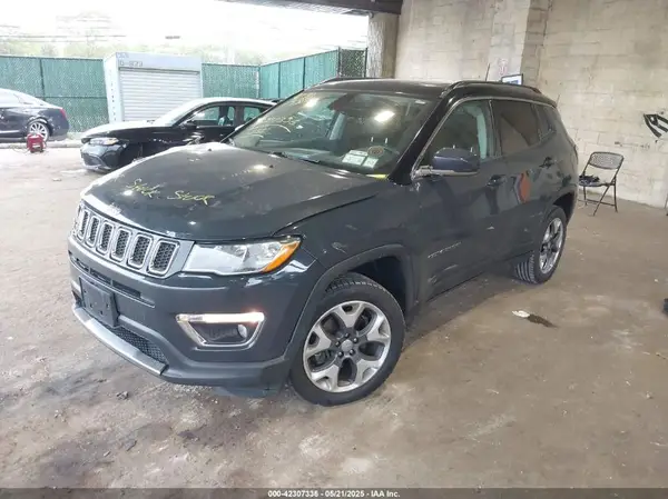 3C4NJDCB2JT190265 2018 JEEP COMPASS - Image 2