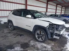 3C4NJDCB2JT190458 2018 JEEP COMPASS