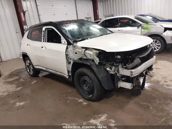 3C4NJDCB2JT205363 2018 JEEP COMPASS - Image 1