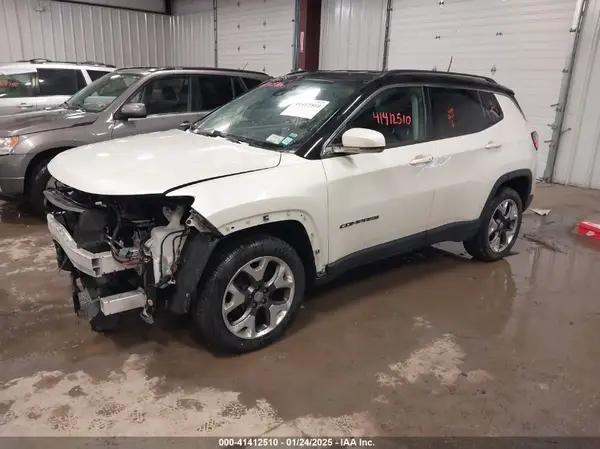 3C4NJDCB2JT205363 2018 JEEP COMPASS - Image 2