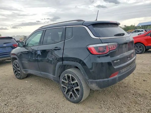 3C4NJDCB2JT258872 2018 JEEP COMPASS - Image 2