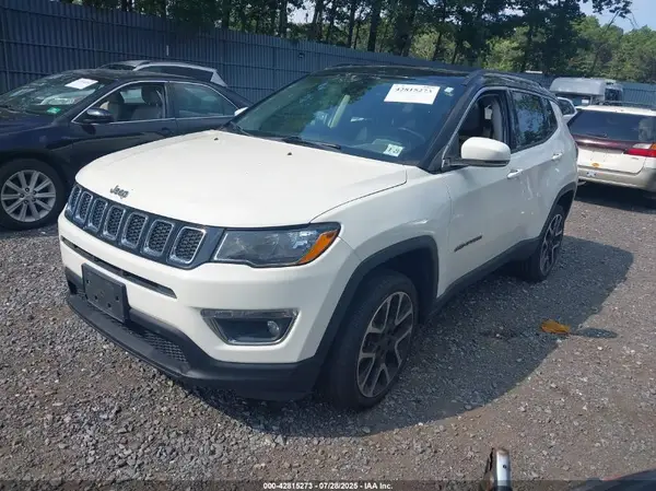 3C4NJDCB2JT264218 2018 JEEP COMPASS - Image 2