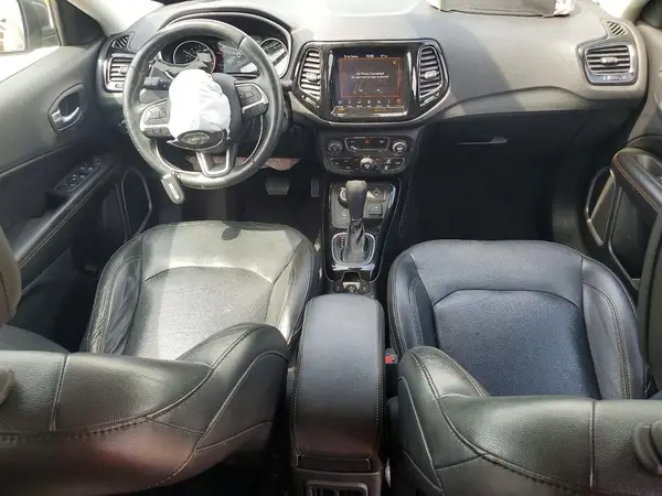 3C4NJDCB2JT283061 2018 JEEP COMPASS - Image 8