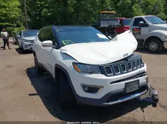 3C4NJDCB2JT298529 2018 JEEP COMPASS