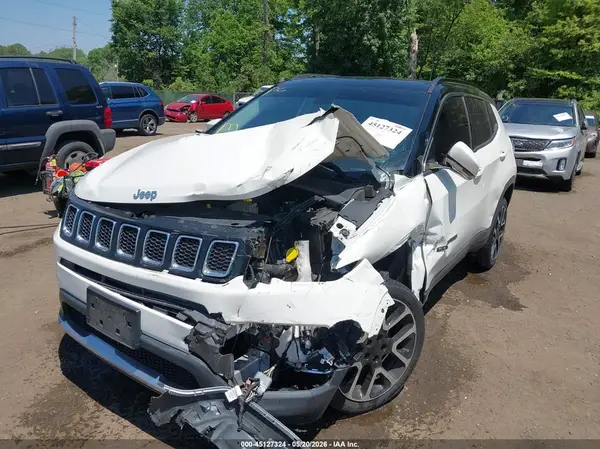 3C4NJDCB2JT298529 2018 JEEP COMPASS - Image 2