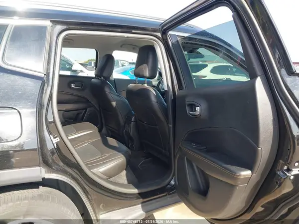 3C4NJDCB2JT334008 2018 JEEP COMPASS - Image 8