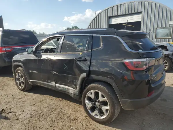 3C4NJDCB2JT340620 2018 JEEP COMPASS - Image 2