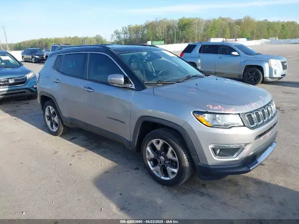 3C4NJDCB2JT354372 2018 JEEP COMPASS - Image 1