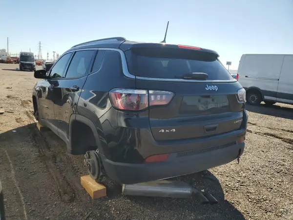 3C4NJDCB2JT360222 2018 JEEP COMPASS - Image 2