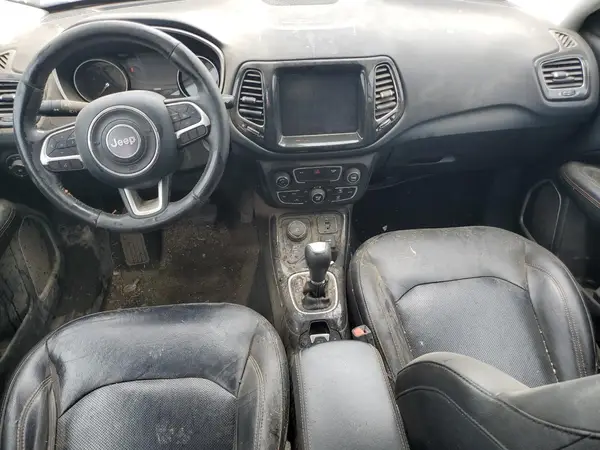 3C4NJDCB2JT365632 2018 JEEP COMPASS - Image 8
