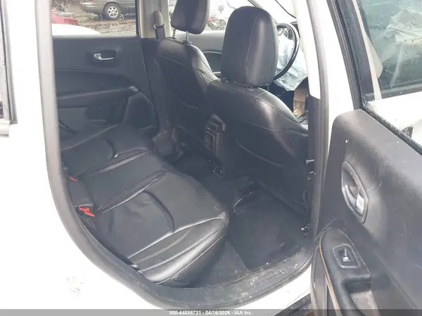 3C4NJDCB2JT365906 2018 JEEP COMPASS - Image 8