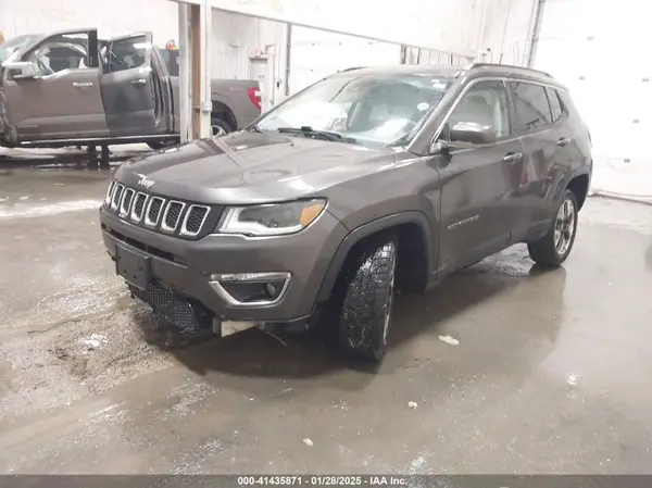 3C4NJDCB2JT393818 2018 JEEP COMPASS - Image 2
