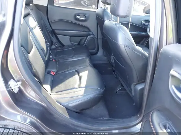 3C4NJDCB2JT395942 2018 JEEP COMPASS - Image 8