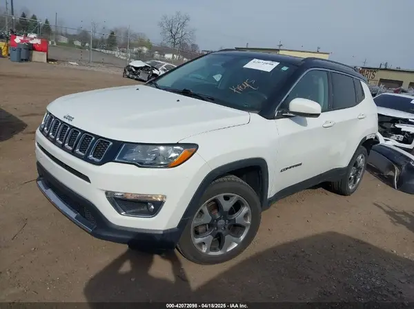 3C4NJDCB2JT402341 2018 JEEP COMPASS - Image 2