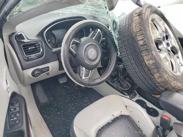 3C4NJDCB2JT423612 2018 JEEP COMPASS - Image 8