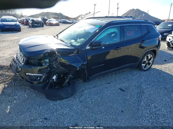 3C4NJDCB2JT440622 2018 JEEP COMPASS - Image 2